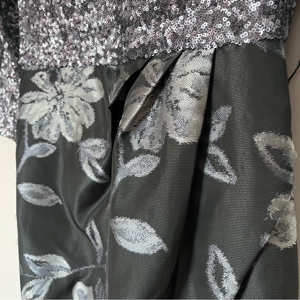 Lauren Nazima Silver Sequin Floral Brocade Cocktail Dress – Size 4 - Picture 4 of 10